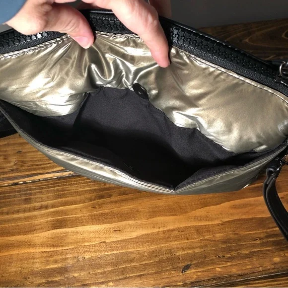 Sondra Roberts Squared Quilted Puffer crossbody clutch wristlet - Picture 4 of 12